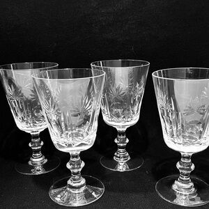 Vintage Edinburgh Crystal Set of 4 Wine Glasses 6-3/8” Tall